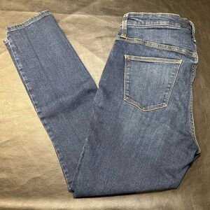 Universal Threads high Rise Skinny Jeans